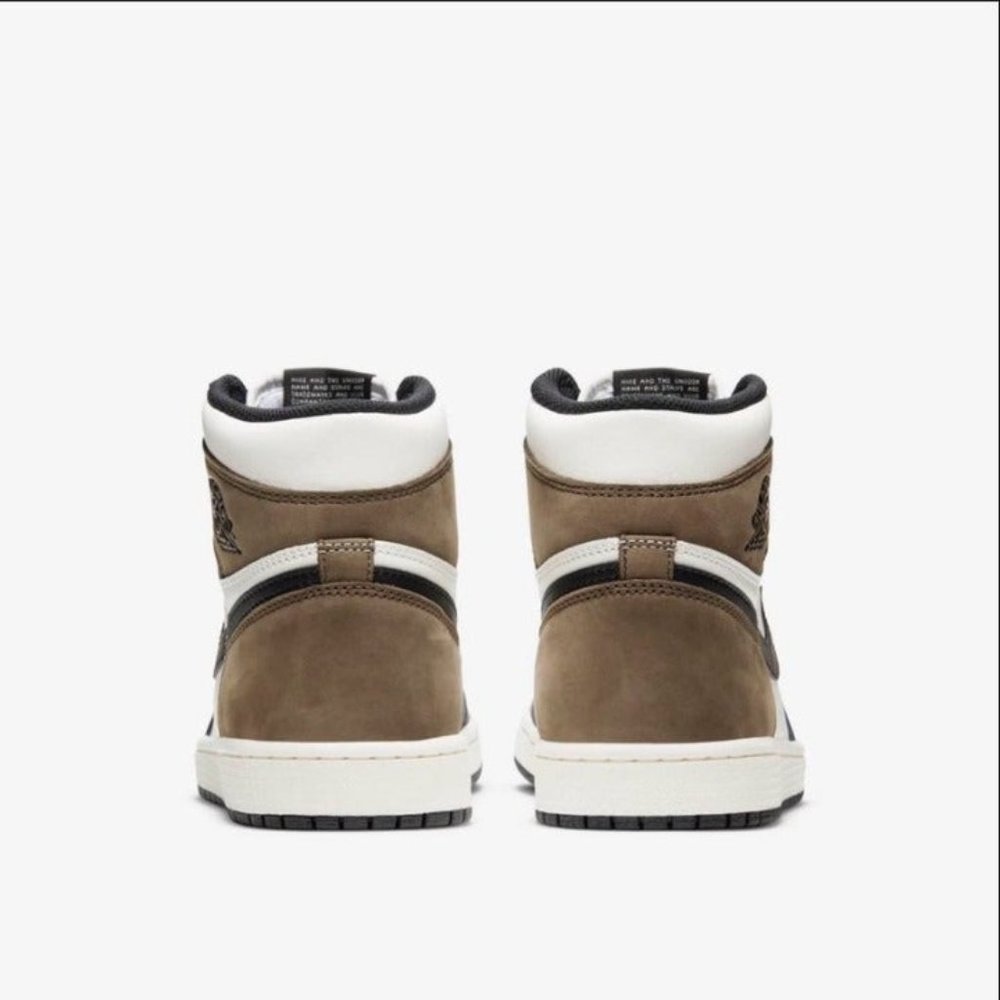 Air Jordan 1 Retro High OG - Dark Mocha - Picture 6 of 11